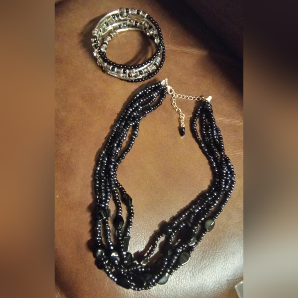 Chic Black Beaded Necklace and Bracelet Set